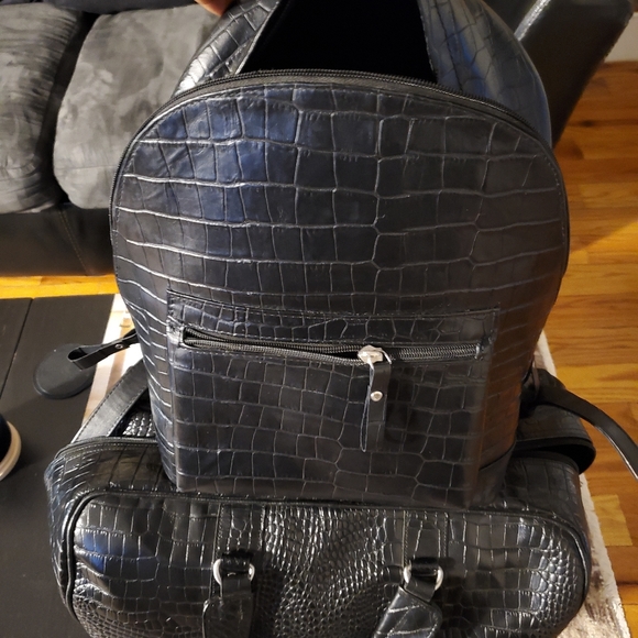 Authentic hand made croc duffel and backpack - Picture 6 of 7